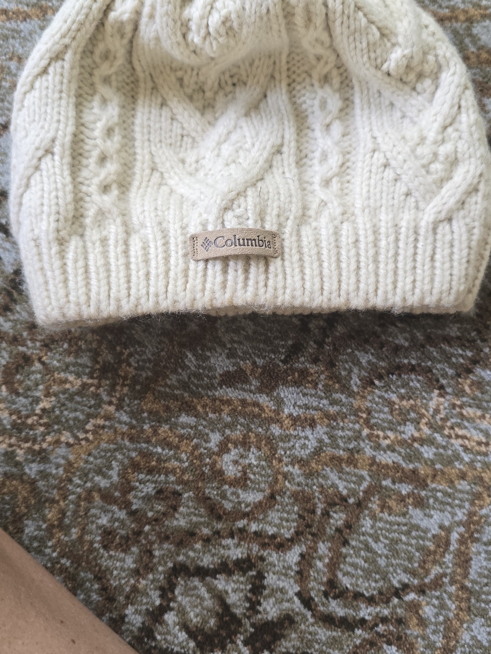 Columbia Women's Cream Cable-Knit Sweater Beanie